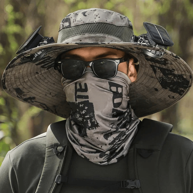 Chapeau de soleil à large bord avec ventilateur solaire