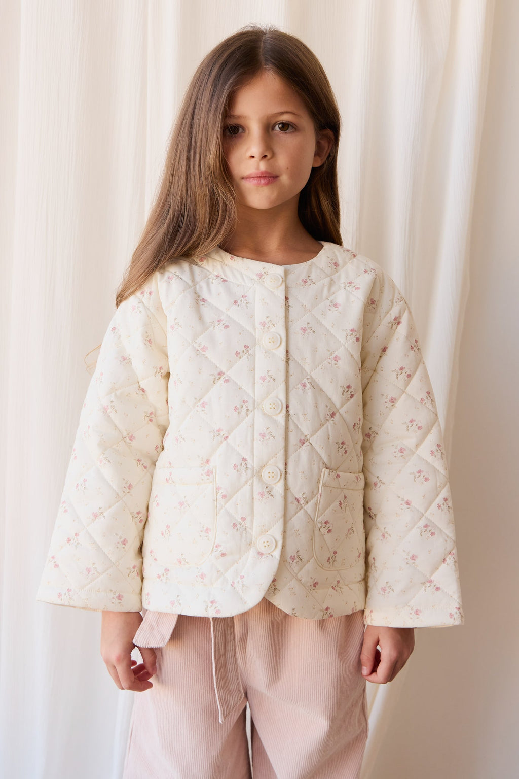 Veste matelassée en coton imprimé floral blanc et rose pour fille, avec col en velours côtelé et fermeture boutonnée, idéale pour la mi-saison