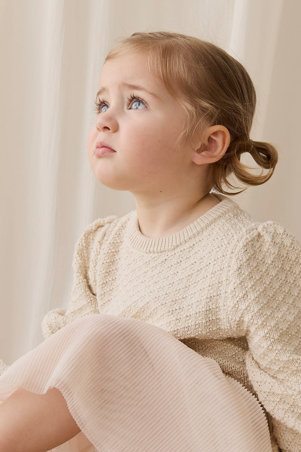 Jupe plissée fille en tulle et coton uni rose poudré avec taille élastiquée et superposition aérienne légère pour occasions habillées