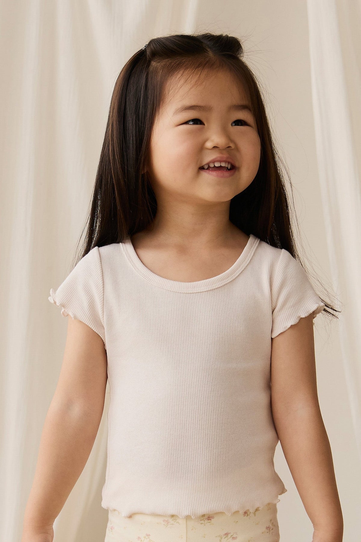 Haut en coton modal finement côtelé uni rose poudré délicat avec ourlet et manches festonnés pour filles Style doux au quotidien