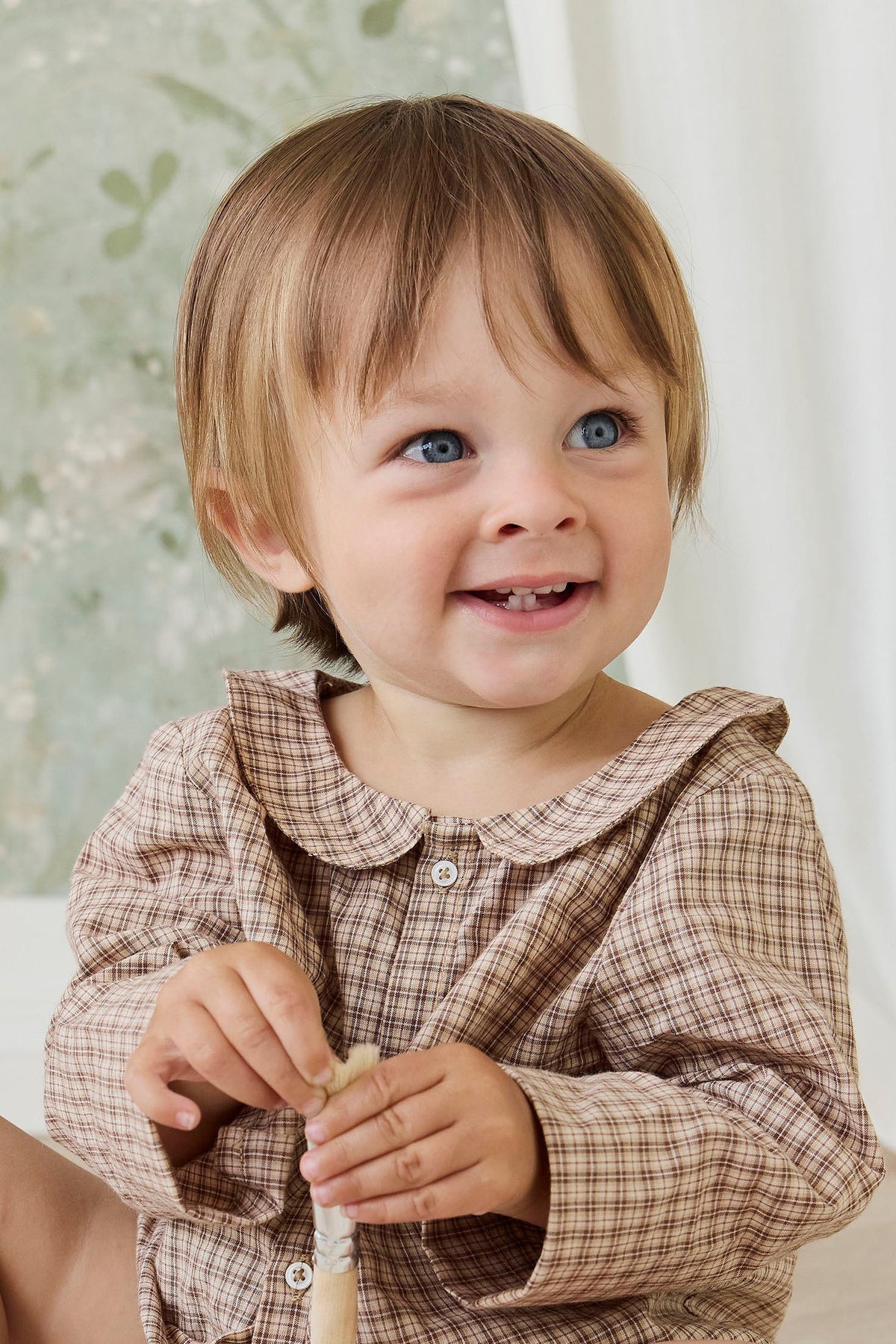 Haut à carreaux marron cacao vintage en coton biologique avec col Peter Pan et fermeture boutonnée sur le devant pour les enfants Style décontracté