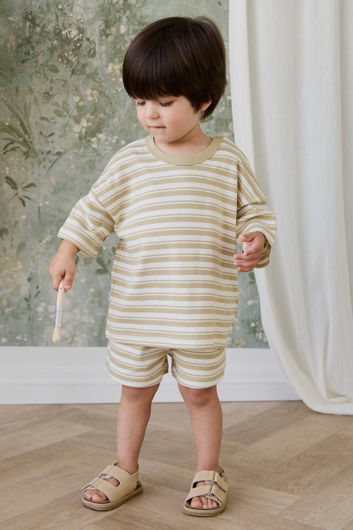 T-shirt en coton Pima décontracté pour enfants, avec rayures horizontales marron et blanches, col ras du cou et tissu infroissable pour le quotidien
