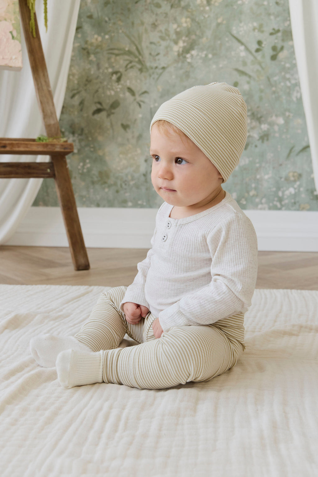 Legging côtelé fin en coton rayé crème marron pour bébé et tout-petit, avec taille douce et extensible confortable pour un usage quotidien