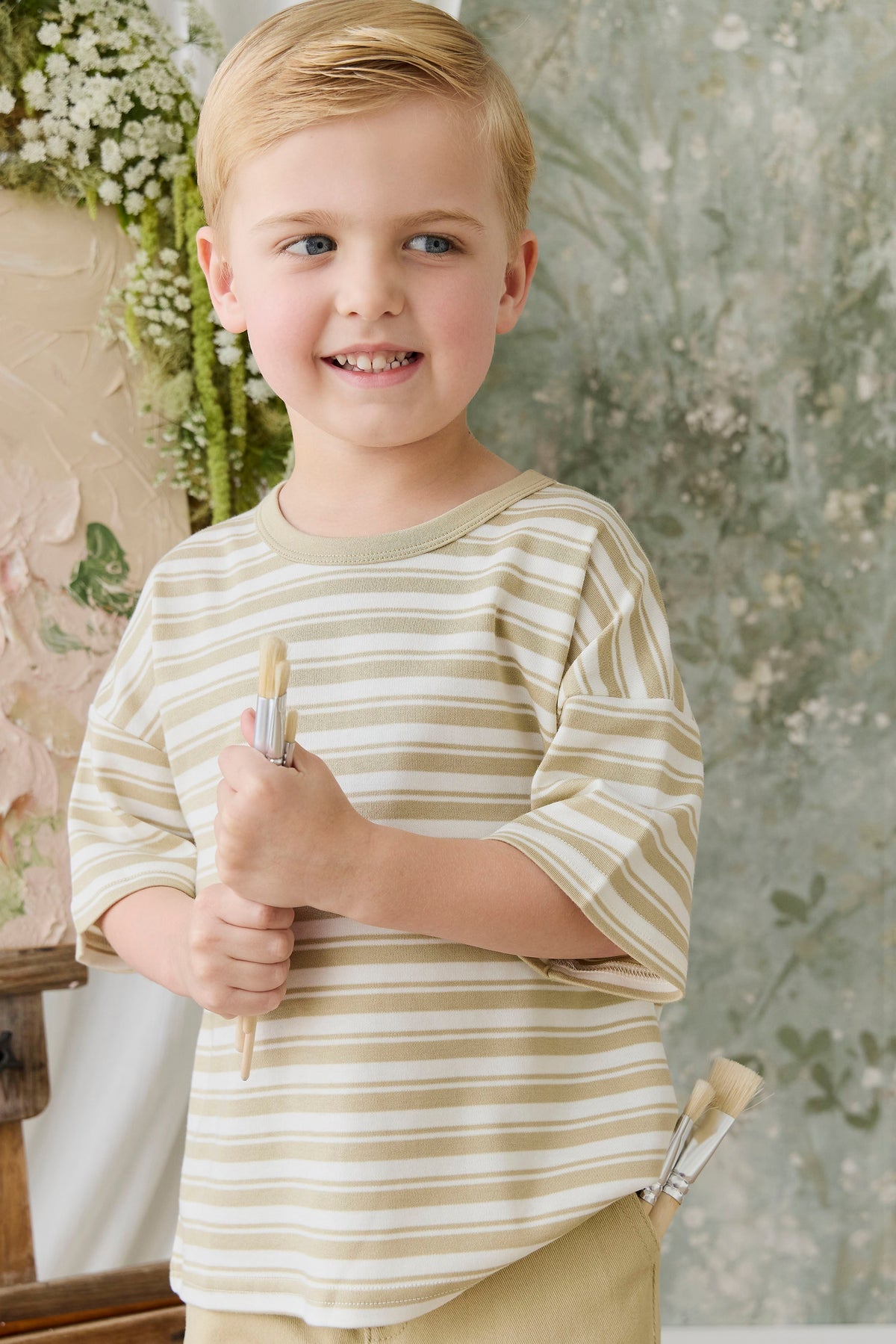 T-shirt en coton Pima décontracté pour enfants, avec rayures horizontales marron et blanches, col ras du cou et tissu infroissable pour le quotidien