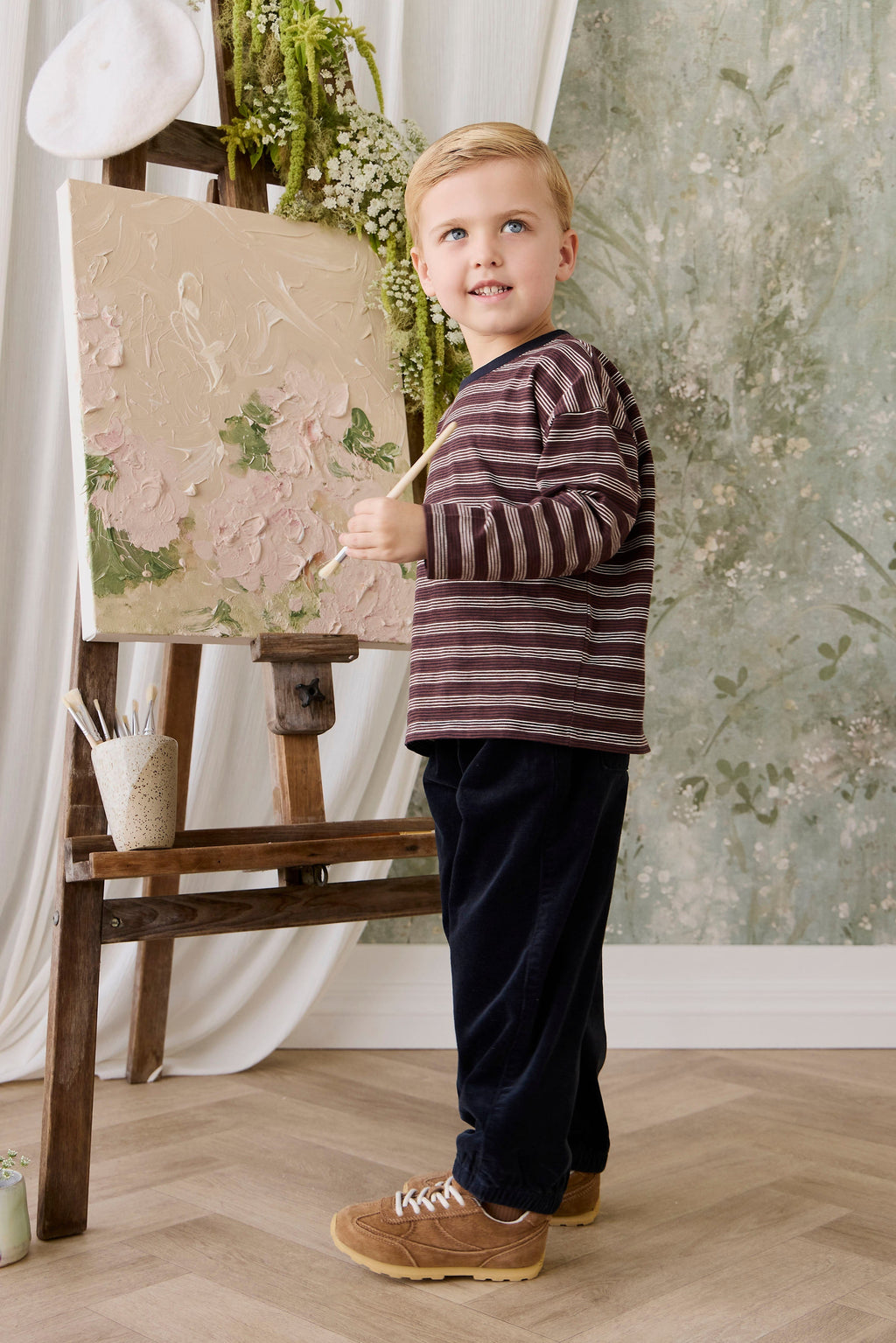 Pantalon Enky classique en coton élasthanne d'aspect velours côtelé avec détail noué sur le devant et chevilles élastiquées pour une tenue chic et décontractée pour enfants