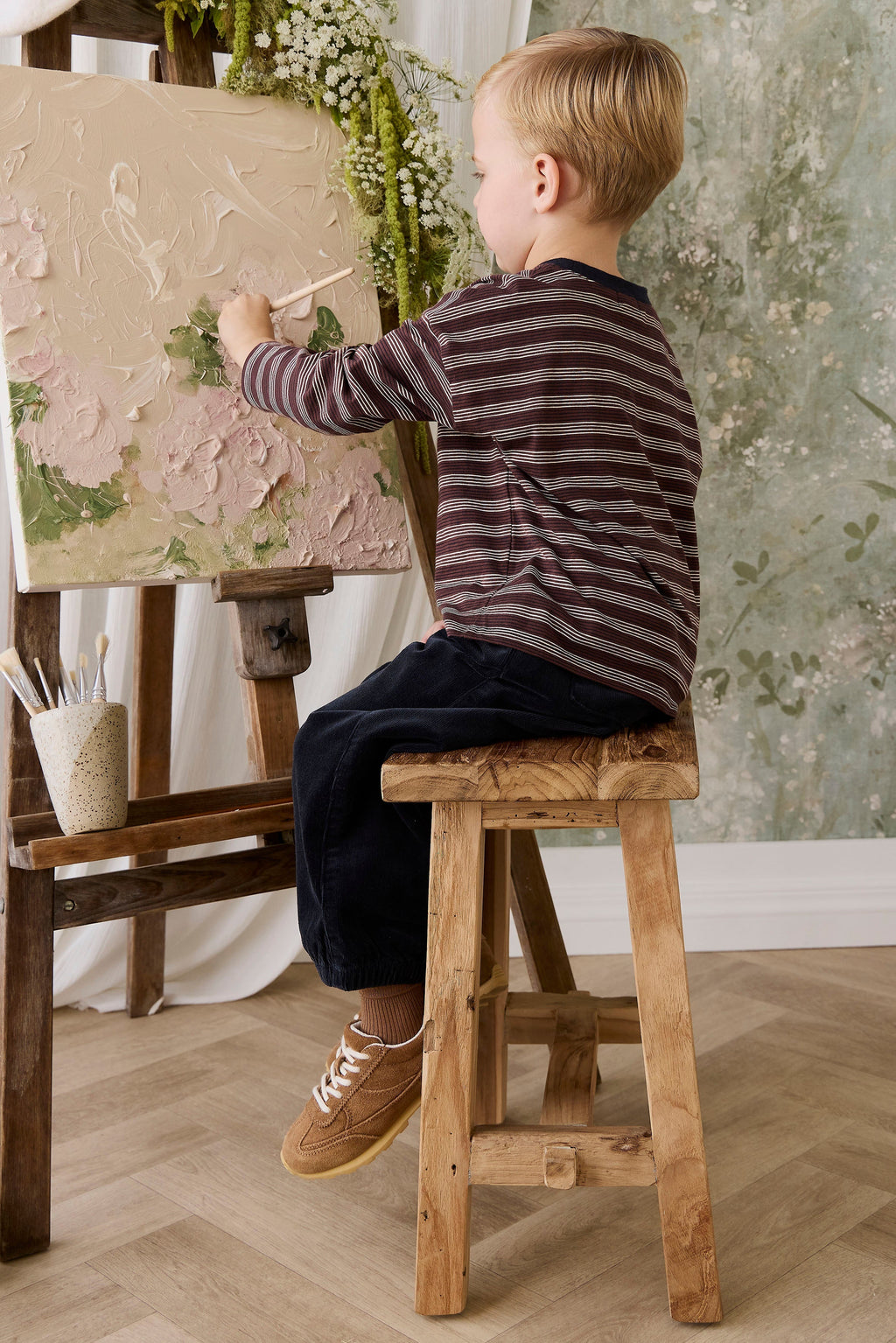 Pantalon Enky classique en coton élasthanne d'aspect velours côtelé avec détail noué sur le devant et chevilles élastiquées pour une tenue chic et décontractée pour enfants