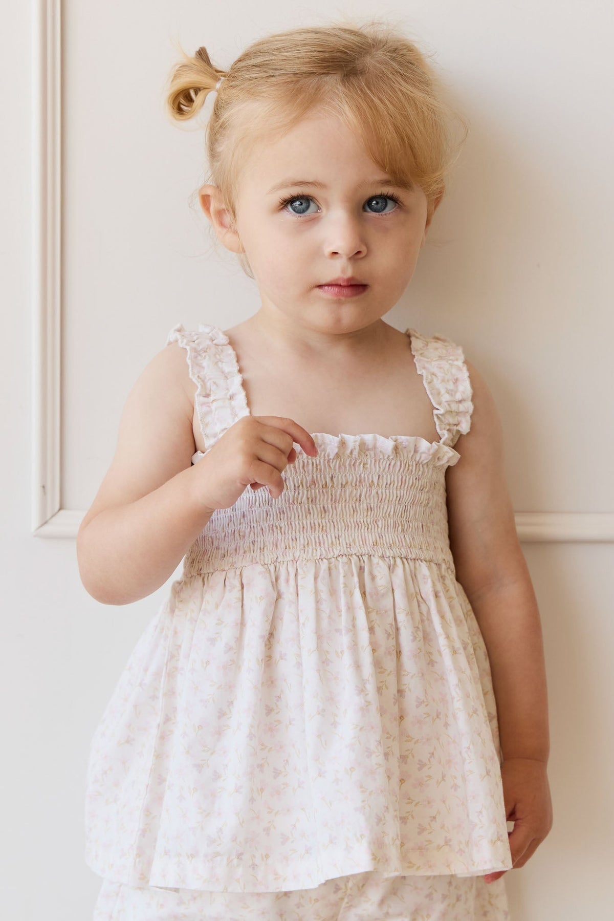 Haut en coton bio pour fille imprimé floral romantique mauve Bélier, avec tissu léger et respirant pour un style décontracté au quotidien.