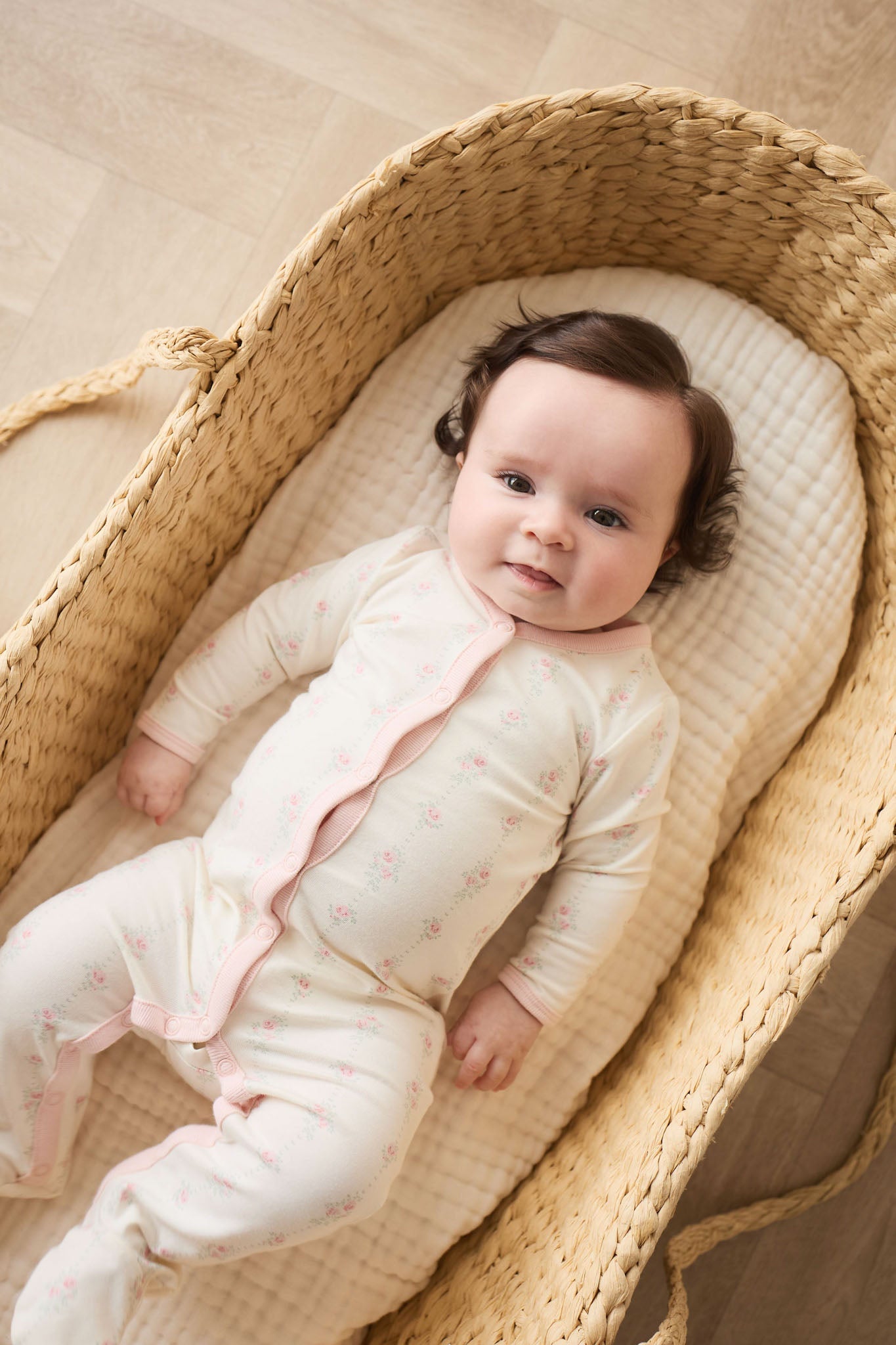 Grenouillère Pyjama une pièce en Coton Extensible Imprimé Roses Blanches et Roses avec Bordure Rose et Tissu Doux Extensible pour Bébés et Tout-petits