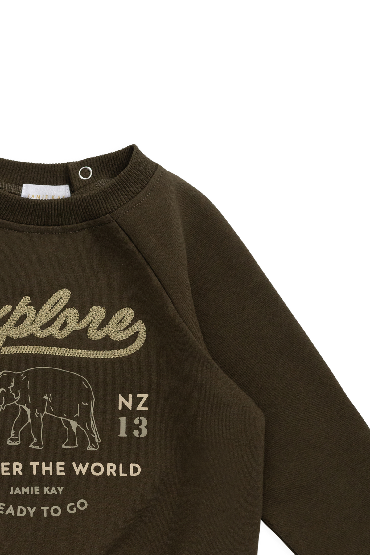 Sweat-shirt en coton biologique avec poignets côtelés et encolure boutonnée pour enfants « Aventure Profonde Olive Éléphant Explore » – idéal pour les jeux en plein air