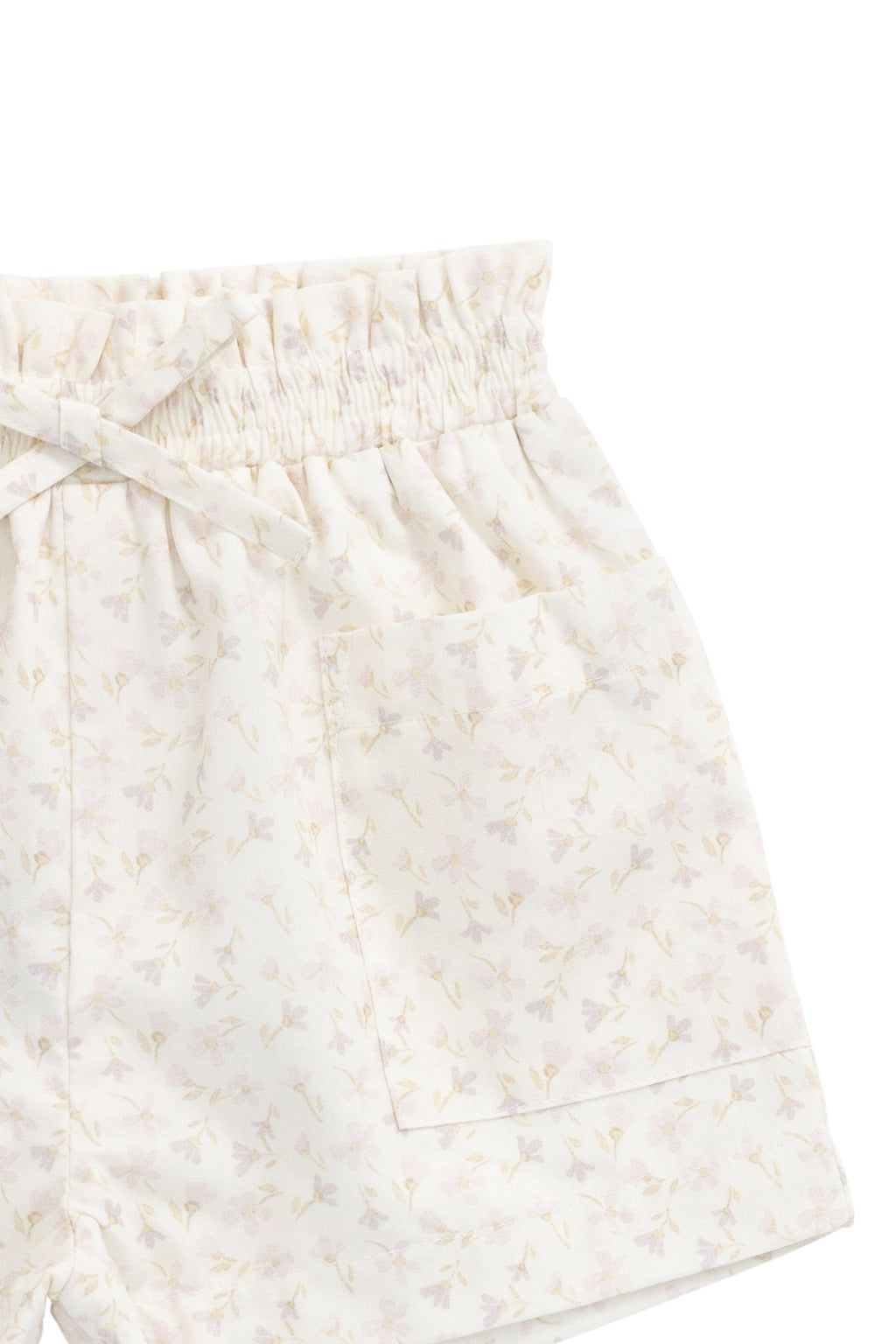 Short en coton biologique à imprimé floral rose clair et violet, ludique, avec taille élastiquée pour les filles, idéal pour les journées décontractées par temps chaud