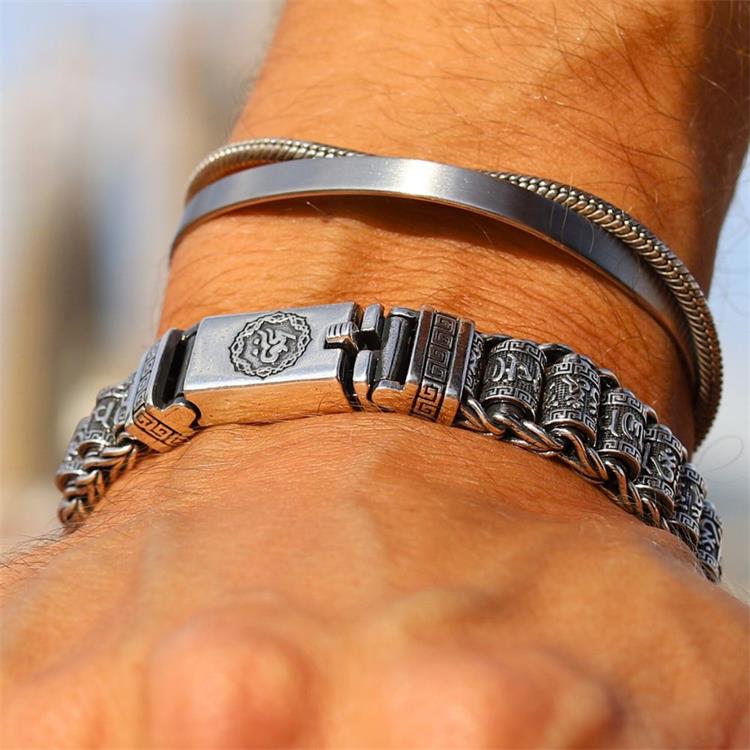50 % de réduction pour la Saint-Valentin Bracelet roue de prière porte-bonheur 50 % de réduction pour la Saint-Valentin Bracelet roue de prière porte-bonheur