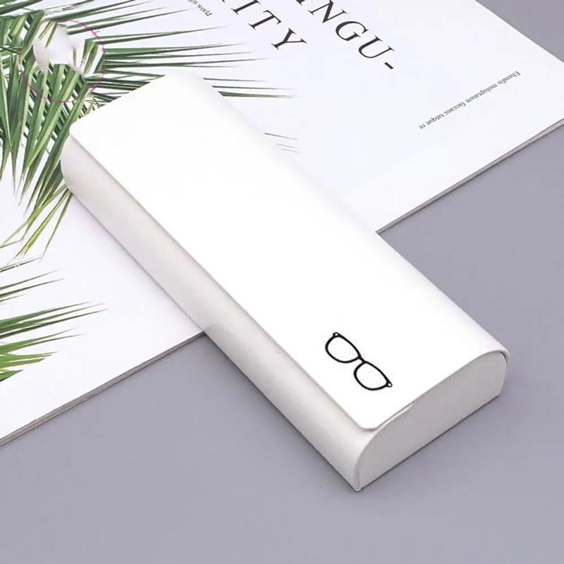 Étui à lunettes minimaliste en cuir rigide