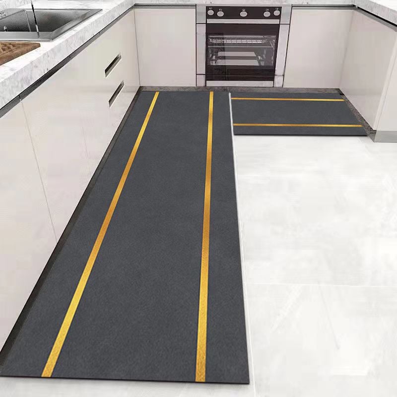 Non-slip and ultra-absorbent floor mats