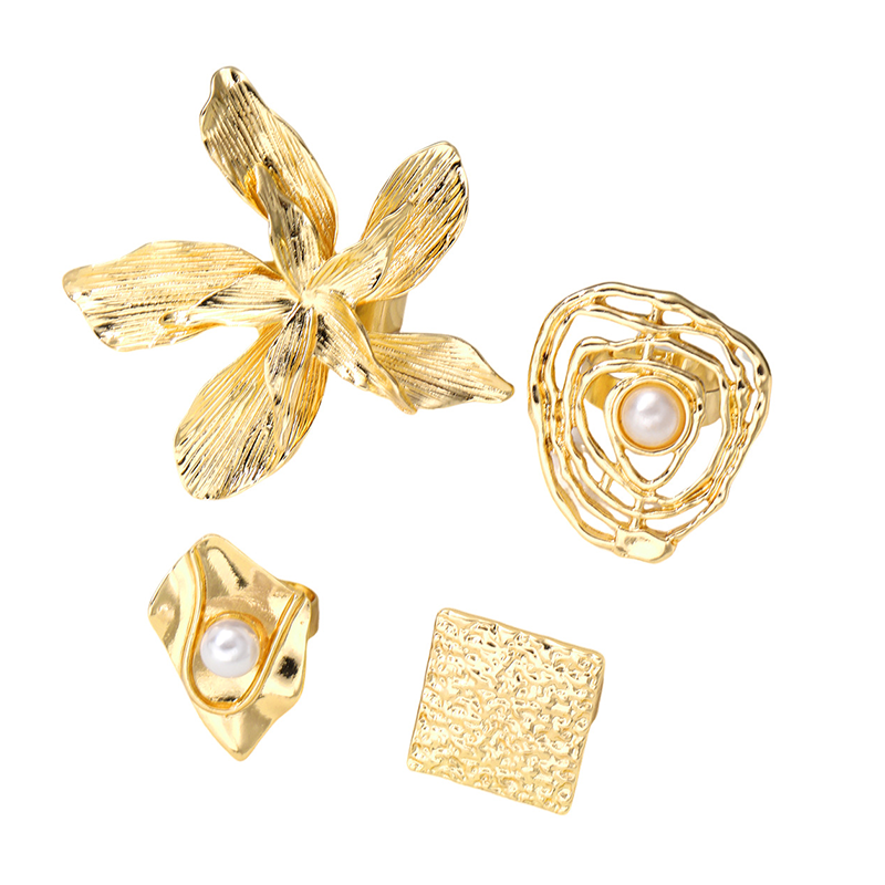Oversized Artistic Pearls & Flowers Ring
