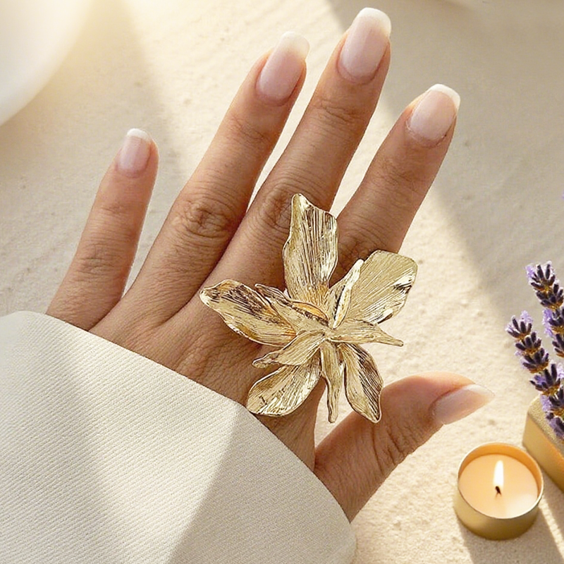 Oversized Artistic Pearls & Flowers Ring