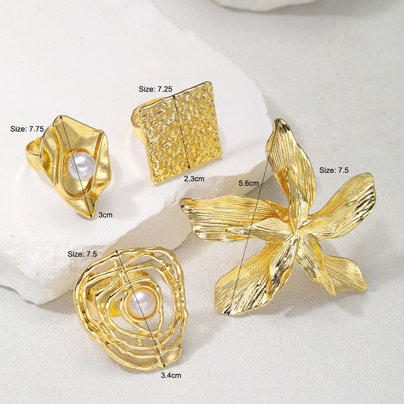 Oversized Artistic Pearls & Flowers Ring