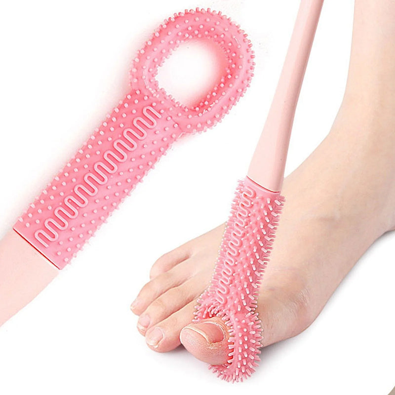 Brosse à long manche pour nettoyer les orteils et les pieds