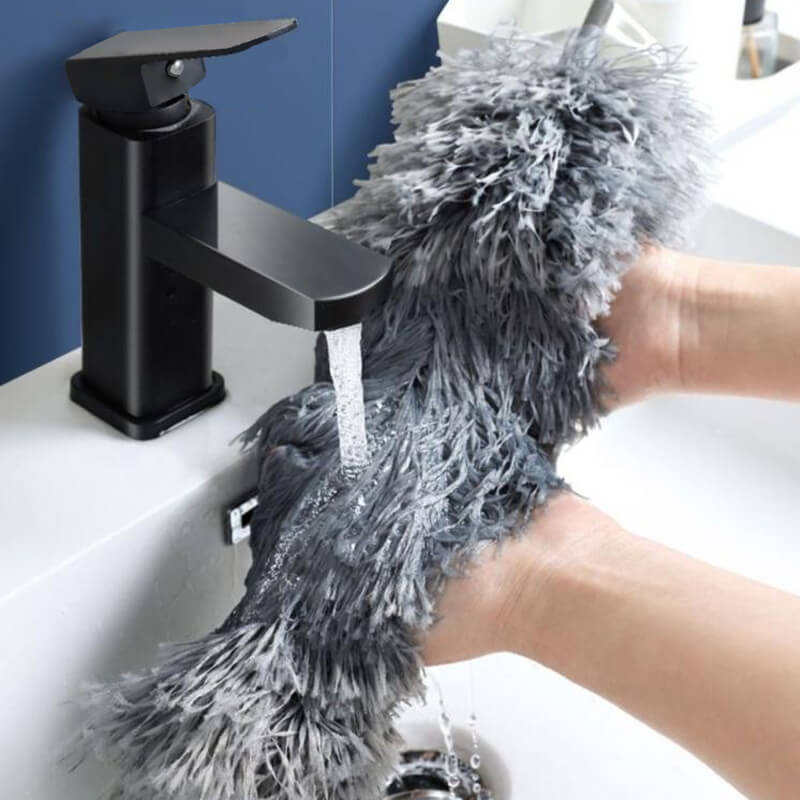 Retractable fiber optic dust cleaning tool