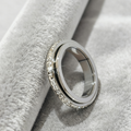 Bague tournante en titane avec zircone