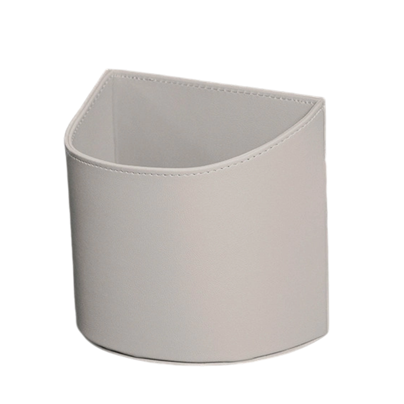 + 0% on the leather car door cup holder. Wide opening: easy access to drinks and phone. Clip-on fastening, secure hold. Durable and elegant PU leather.