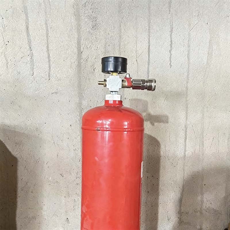 Air tank valve adapter