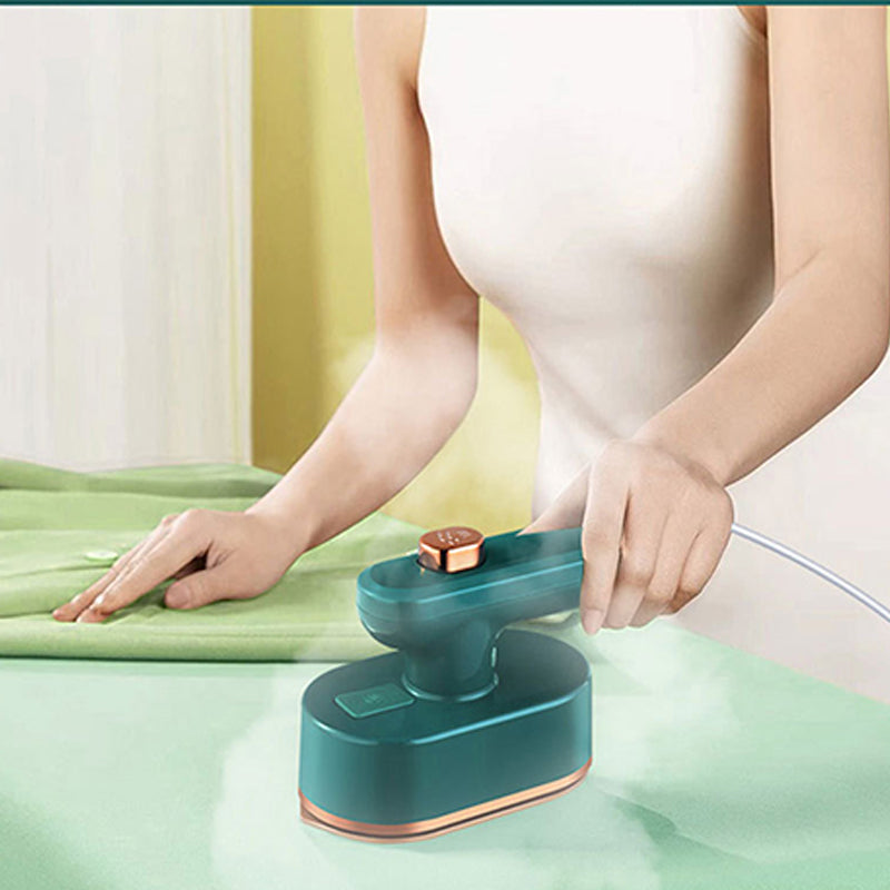SUR LE MINI FER VAPEUR Vapeur Puissante, Semelle en Titane et Poignée Rotative pour un Repassage Rapide