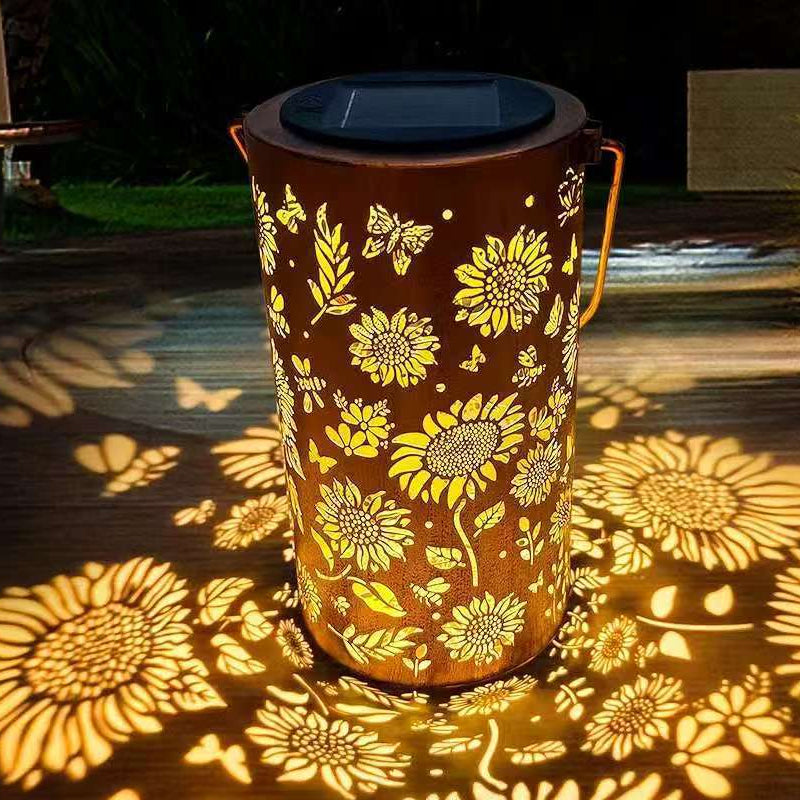 Lanterne solaire suspendue avec motif ajouré et design creux