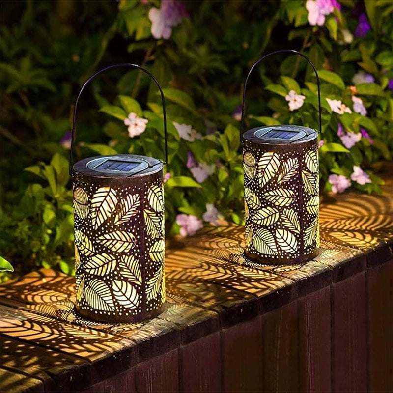 Lanterne solaire suspendue avec motif ajouré et design creux