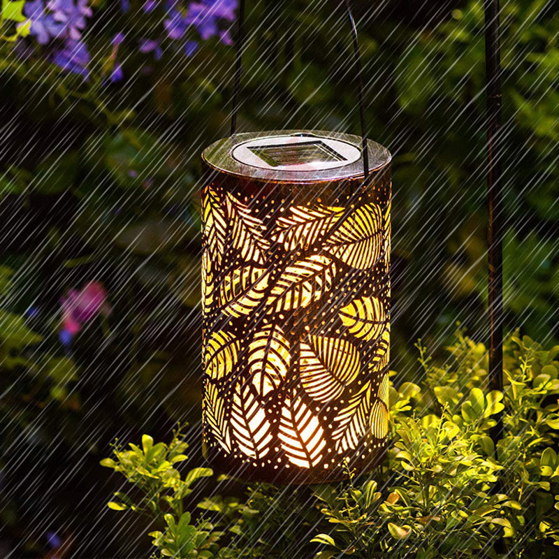 Lanterne solaire suspendue avec motif ajouré et design creux