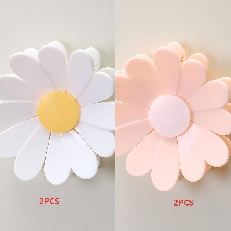 Pack of daisy-shaped magnetic closure clips