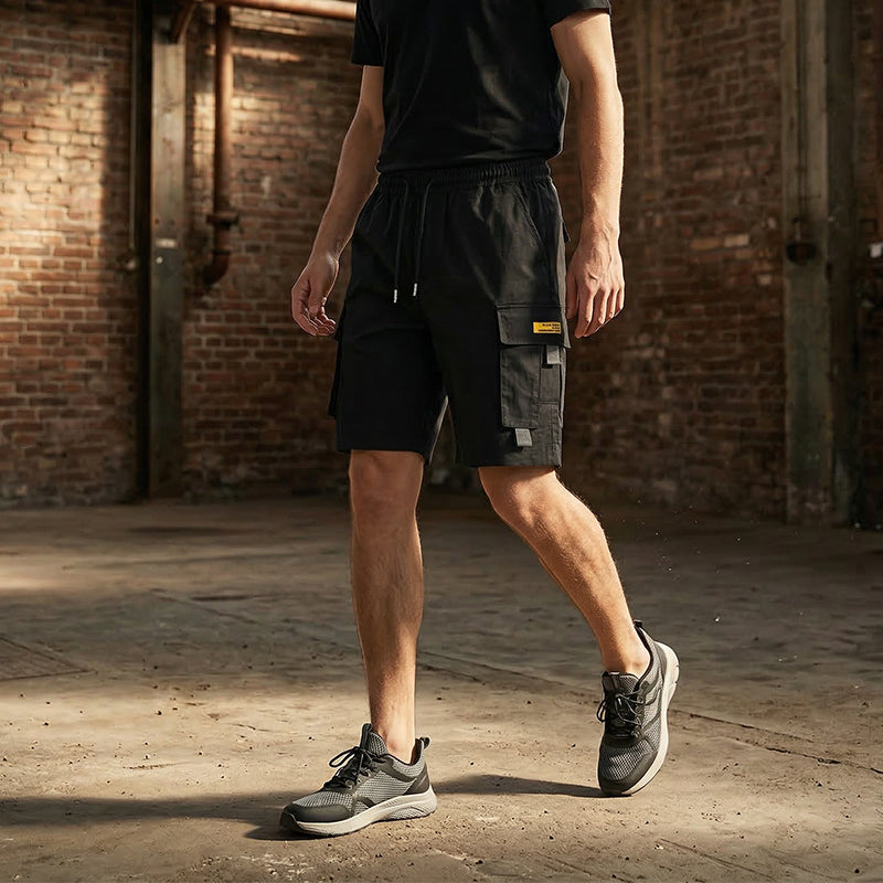 Short cargo décontracté à cordon de serrage pour homme ; doté d'un design pratique à poches multiples, de coutures renforcées et d'une coupe décontractée.