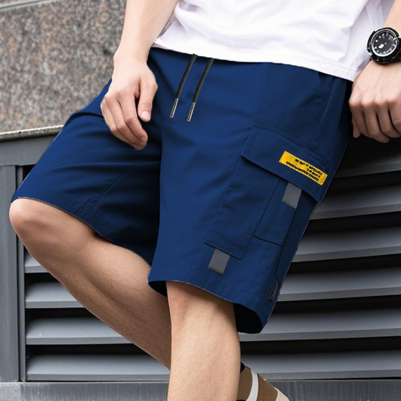 Short cargo décontracté à cordon de serrage pour homme ; doté d'un design pratique à poches multiples, de coutures renforcées et d'une coupe décontractée.