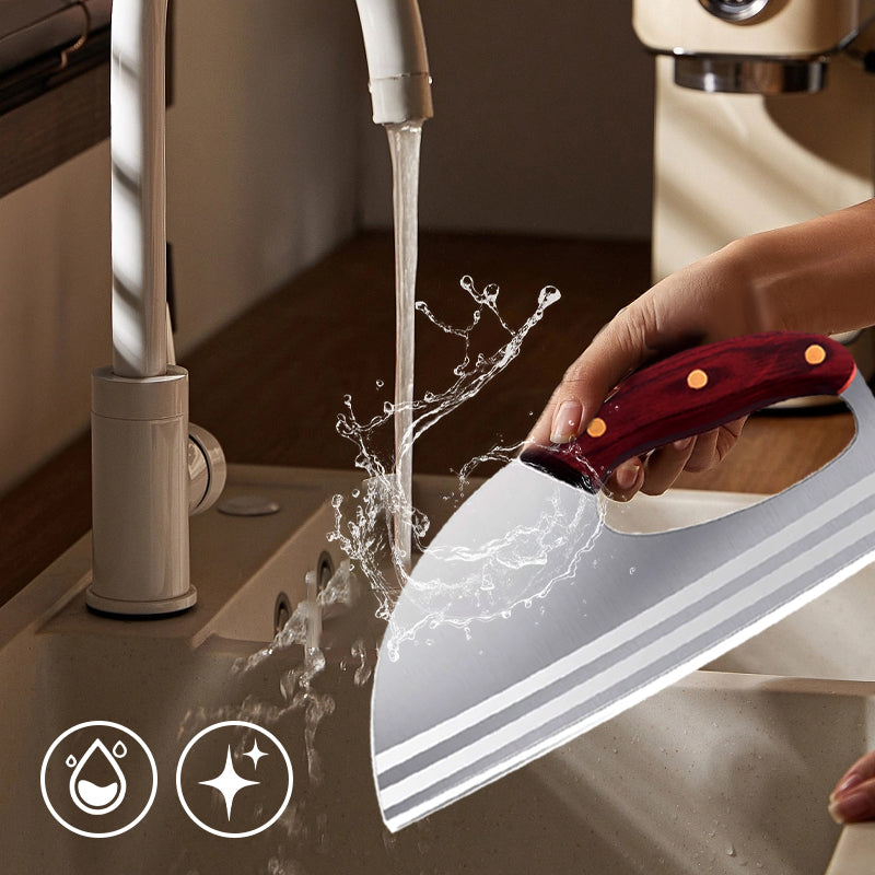 Couteau de cuisine ergonomique Conçu pour une prise en main vers l'avant, il permet de couper facilement les légumes et la viande. Un cadeau bien pensé pour les cuisiniers amateurs.