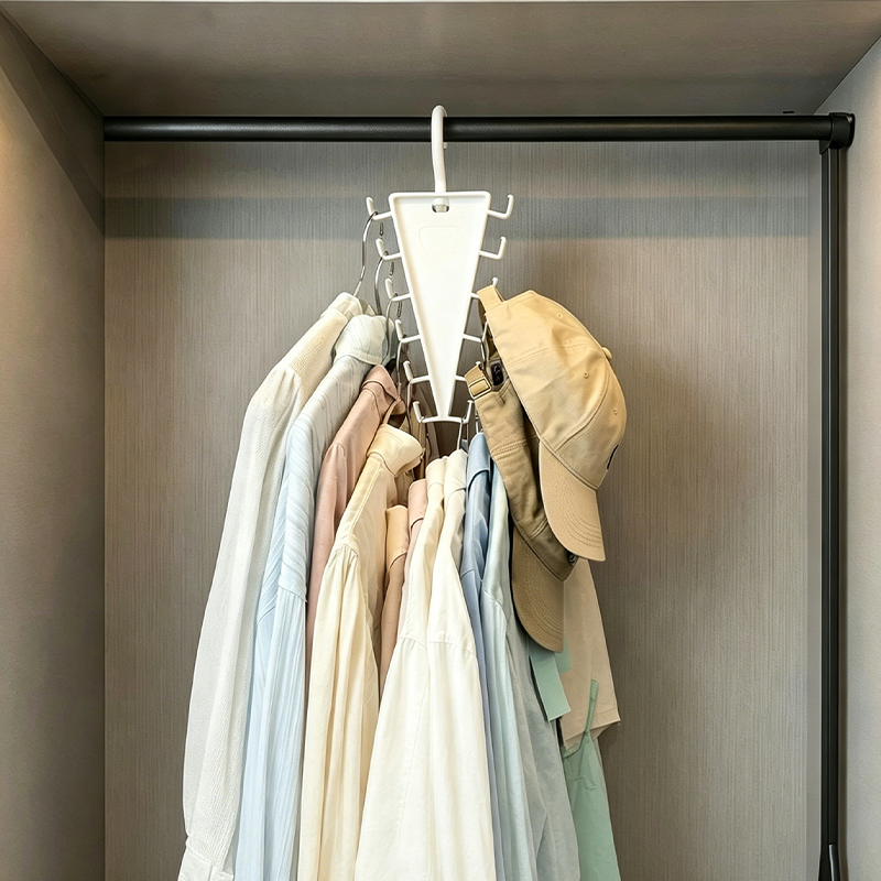 Multifunctional Triangular Closet Organizer