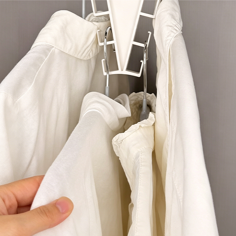 Multifunctional Triangular Closet Organizer
