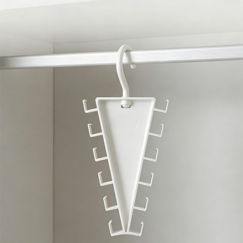 Multifunctional Triangular Closet Organizer