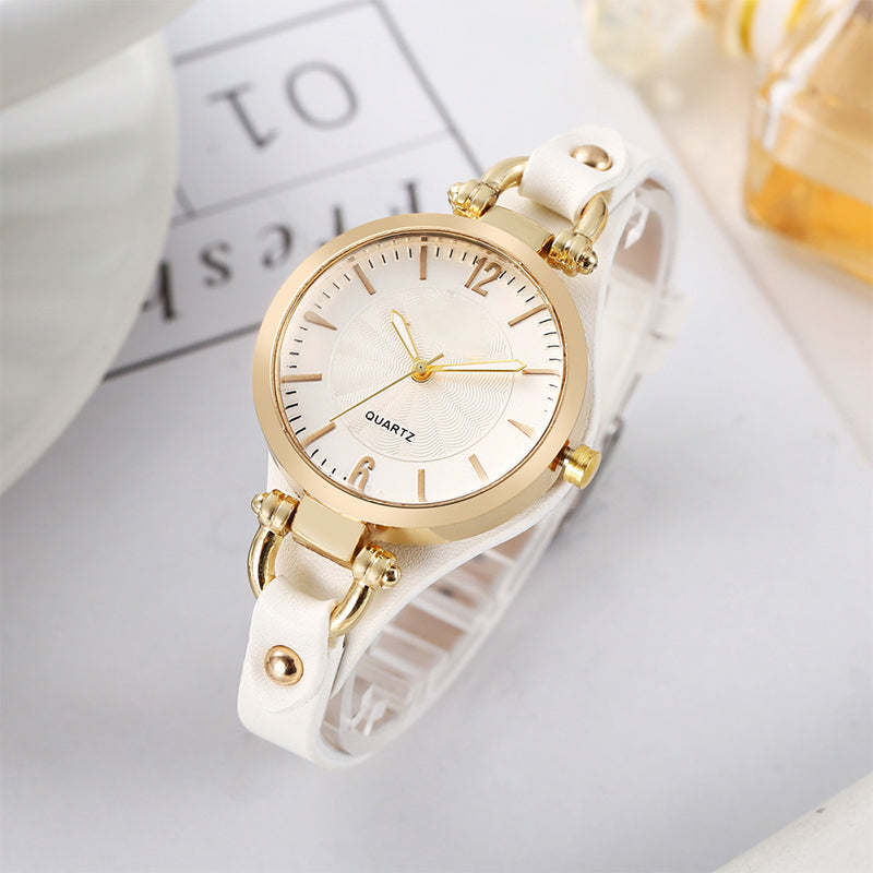 OFFRE À DURÉE LIMITÉE Montre élégante à bracelet fin Cadran épuré, bracelet en cuir, mouvement à quartz
