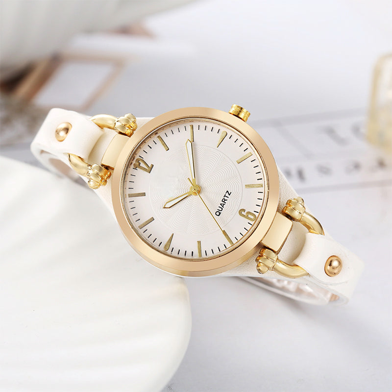 OFFRE À DURÉE LIMITÉE Montre élégante à bracelet fin Cadran épuré, bracelet en cuir, mouvement à quartz