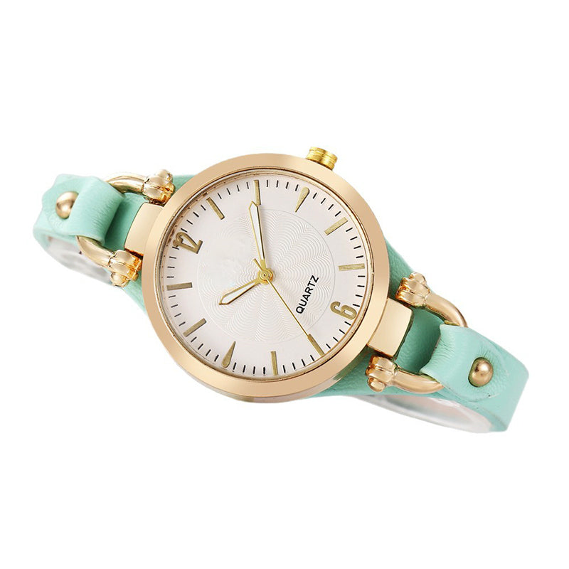 OFFRE À DURÉE LIMITÉE Montre élégante à bracelet fin Cadran épuré, bracelet en cuir, mouvement à quartz