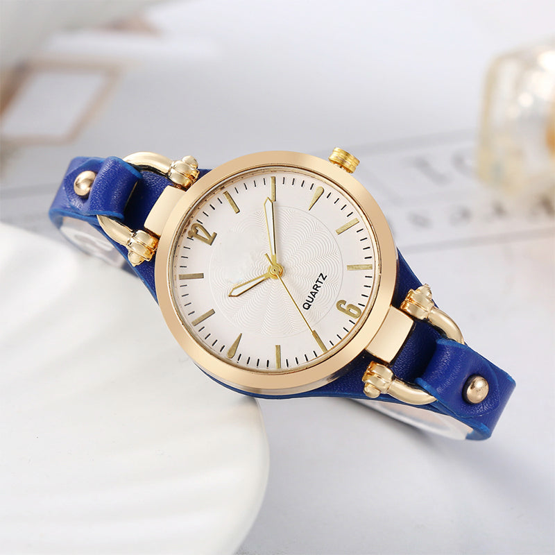 OFFRE À DURÉE LIMITÉE Montre élégante à bracelet fin Cadran épuré, bracelet en cuir, mouvement à quartz