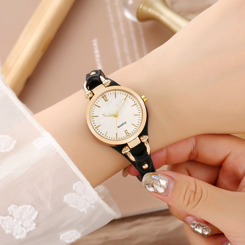 OFFRE À DURÉE LIMITÉE Montre élégante à bracelet fin Cadran épuré, bracelet en cuir, mouvement à quartz